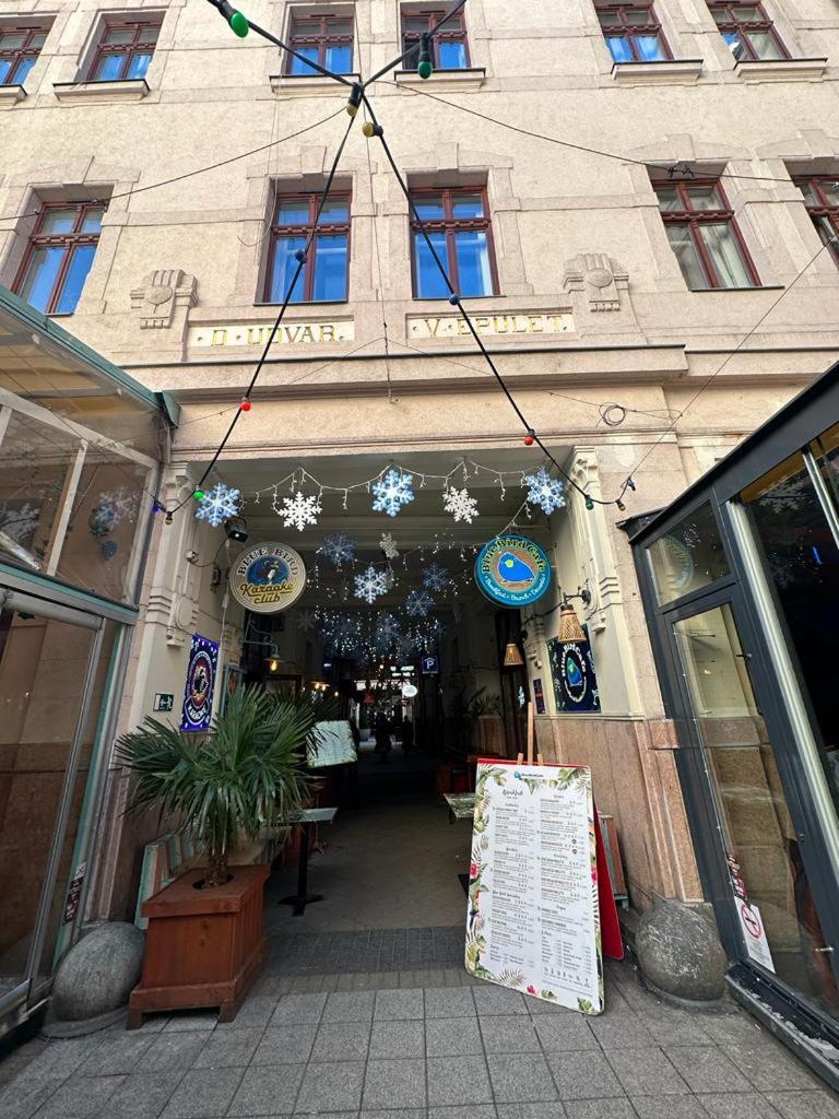 At Gozsdu Courtyard #partyzone #downtown #freeparking Appartement Budapest